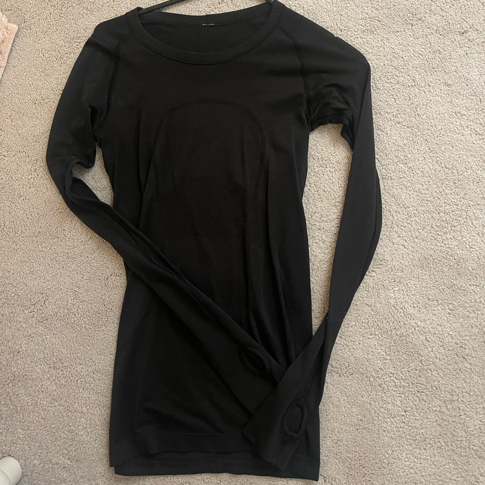Lululemon top